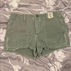 Green mid waist army shorts